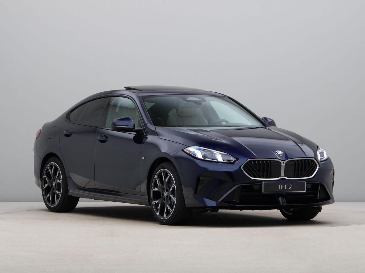 BMW 2-SERIE 220 Gran Coupé | Glazendak | 19inch | Elektrisch verstelbare stoelen | Panoramadak | Trekhaak | Ekris Selection