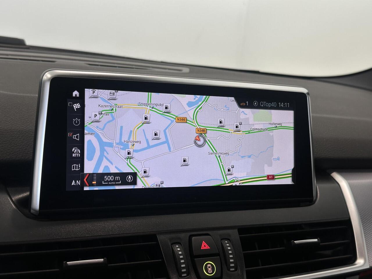 BMW 2-SERIE Active Tourer 218i High Executive | M Sport | Panoramadak | Trekhaak afneembaar | Parkeersensoren voor, achter en achteruitrijcamera