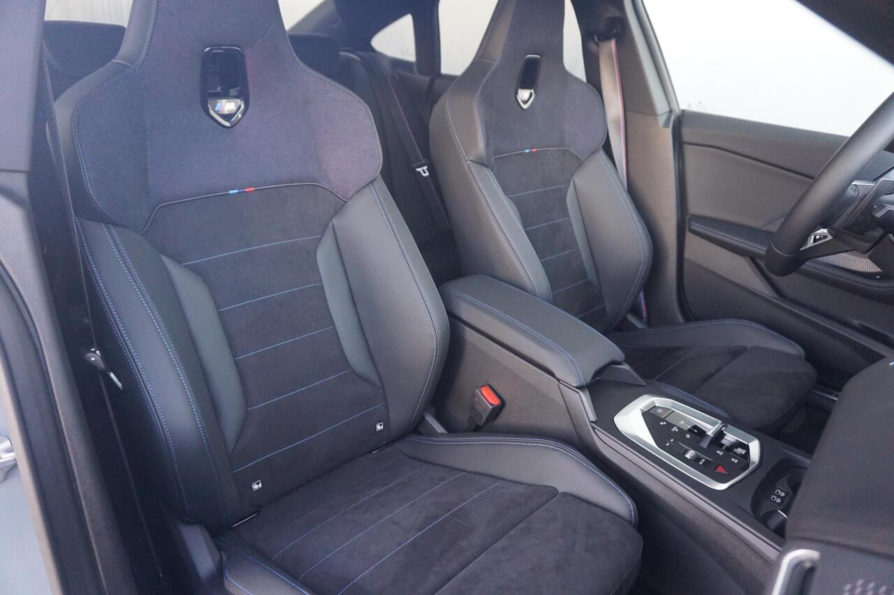 BMW 2-SERIE Gran Coupé 220 M Sportpakket Pro 19'' / Panoramadak / Elektrisch verstelbare stoelen / Head-Up Display / Harman Kardon / Trekhaak