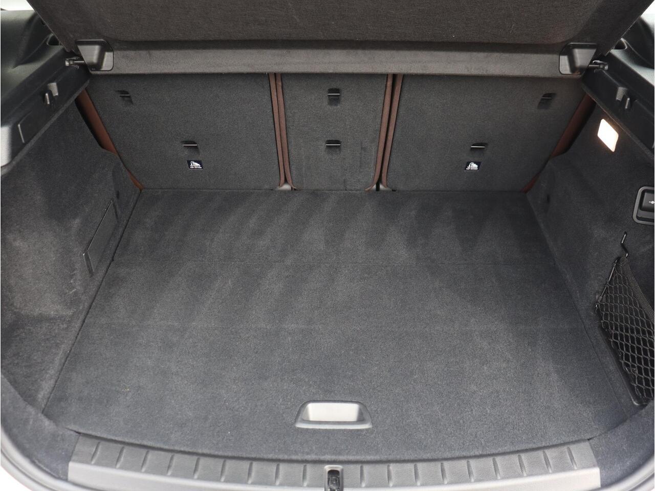 BMW 2-SERIE Active Tourer 218i | High Executive | Luxury Line | Head-Up | Hi-Fi | Stoelverwarming | Stuurwielverwarming | Climate Control | Navi Plus | 17'' LMV