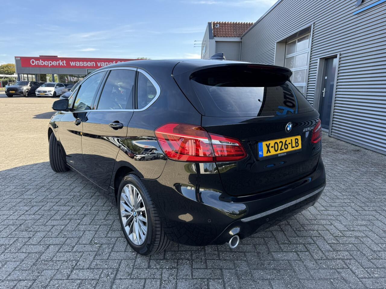 BMW 2-SERIE Active Tourer 225xe iPerformance Luxury Leer LED Stoelverwarming PDC