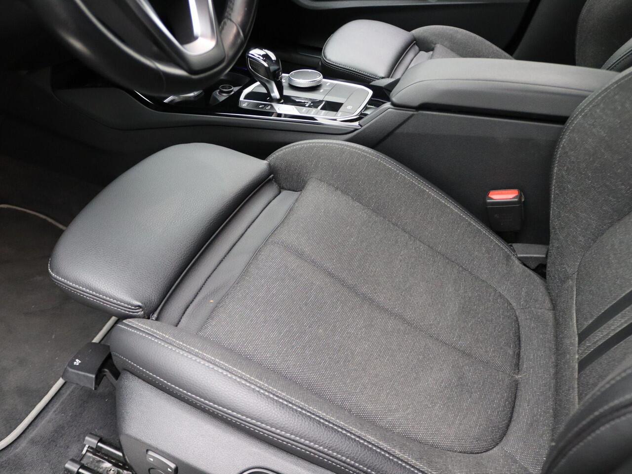 BMW 2-SERIE Sserie Gran Coupé 218i Sport Line | DAB | BMW Live Cockpit Professional | 17"