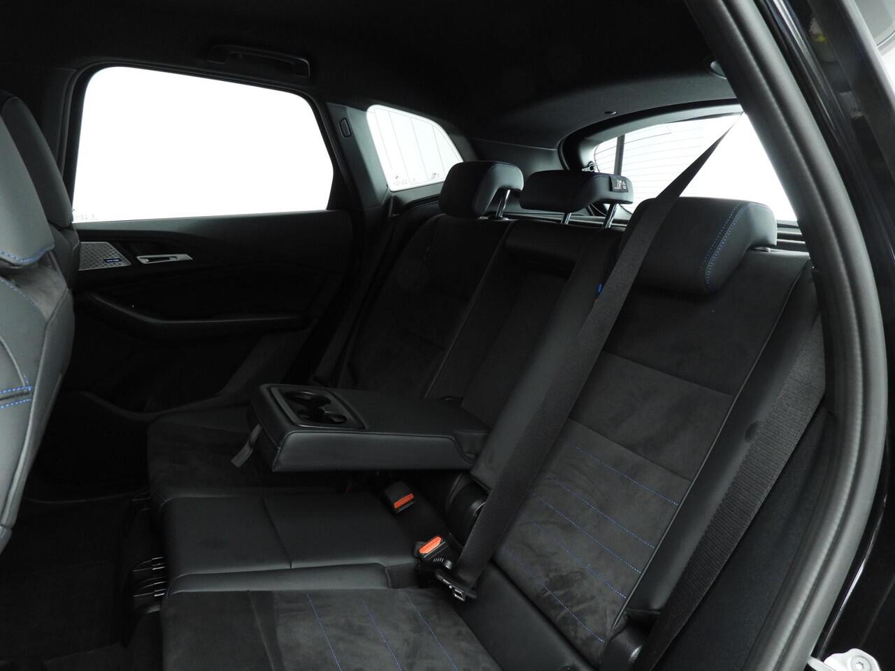 BMW 2-SERIE Active Tourer 220i | M-Sportpakket | LED | HUD | Active cruise | Elektr. zetels | Keyles go | DAB | Harman-kardon sound | Alu 17 inch