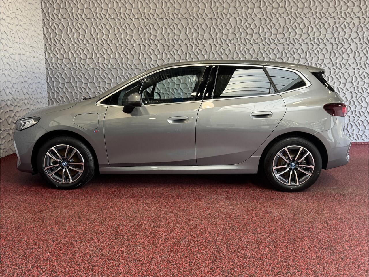 BMW 2-SERIE Active Tourer ? 230E ? XDRIVE 326 PK M SPORT LED ELEK.KLEP CAMERA TREKHAAK 04/2024 AWD 4X4 4WD M-Sportpakket PHEV