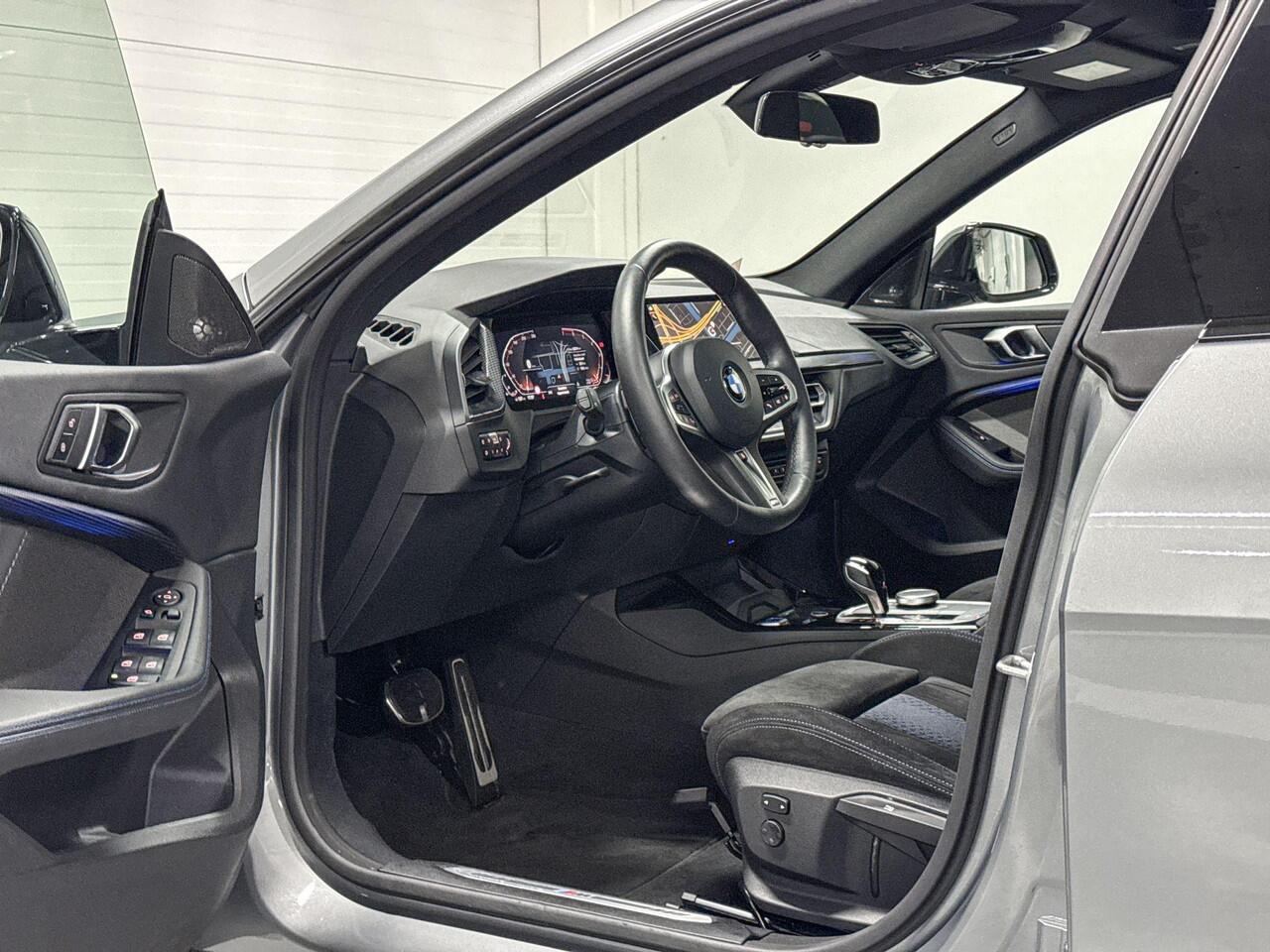 BMW 2-SERIE Gran Coupé 220i l M-Sport | Panoramadak | Harman Kardon | Selections