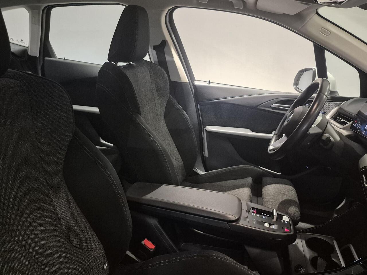 BMW 2-SERIE Active Tourer 218i | Wegklapbare trekhaak | Harman/ Kardon Audio