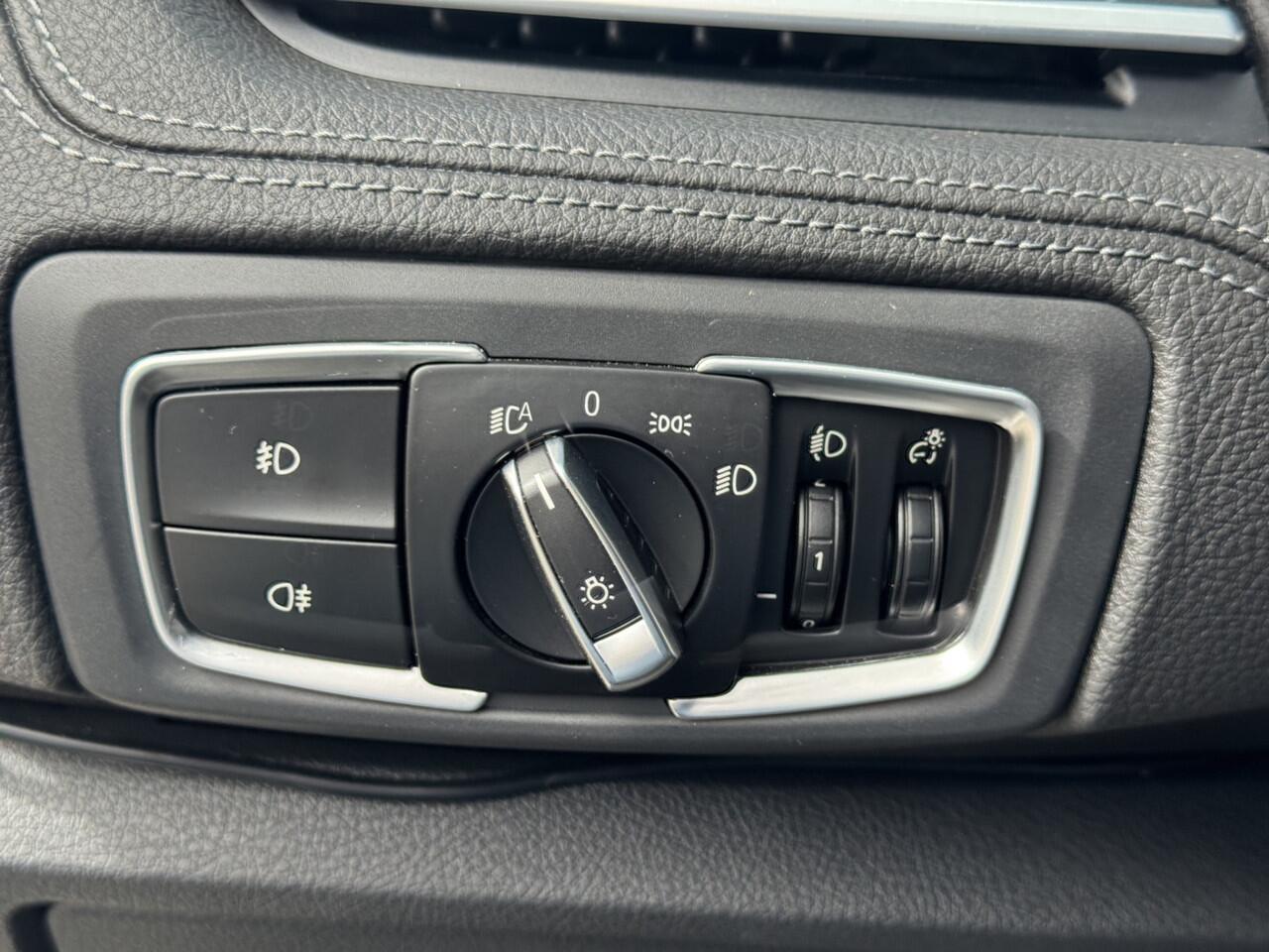 BMW 2-SERIE Active Tourer 218i High Executive | Pano | Automaat