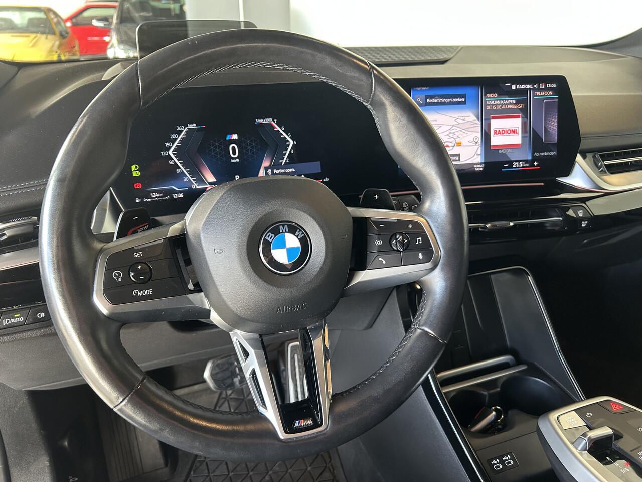 BMW 2-SERIE Active Tourer 220i M-Sport / Pano / H&K / Stoelverwarming / HUD