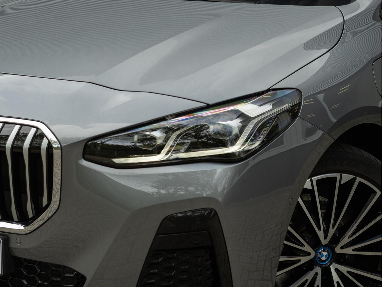 BMW 2-SERIE Active Tourer 225e xDrive M-Sport - Pano - Head-up - Harman Kardon