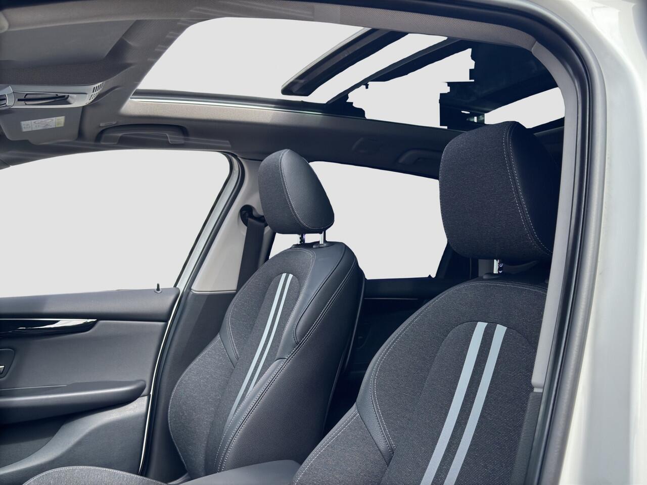 BMW 2-SERIE Active Tourer 218i High Executive | Pano | Automaat