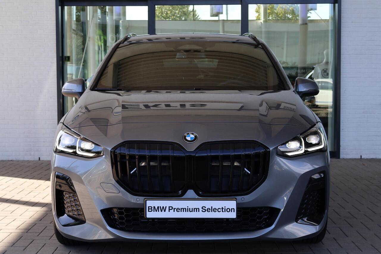 BMW 2-SERIE Active Tourer 220i | M Sportpakket | Stoelen Pakket | Premium Pack