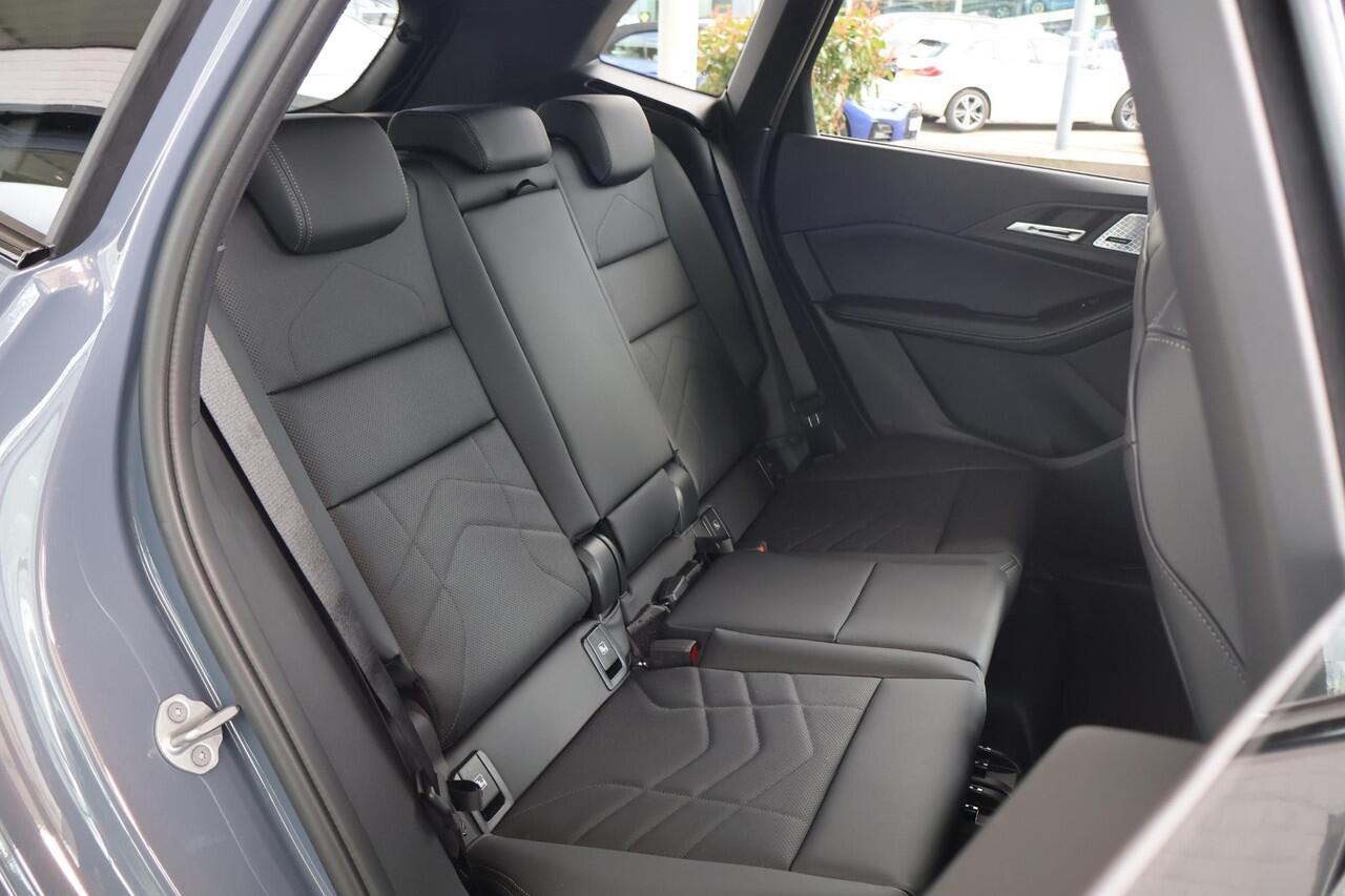 BMW 2-SERIE Active Tourer 218i | M Sport Package | Equipment Package Pro | Comfort Pack | Travel Package