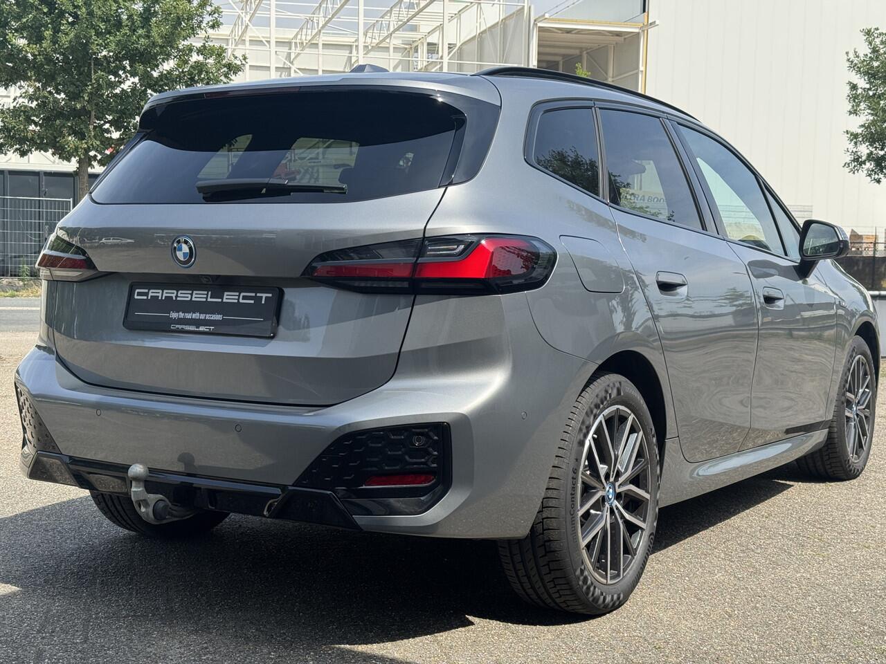 BMW 2-SERIE Active Tourer 225e xDrive M pakket, Harman/Kardon, Head-Up, Trekhaak, Panoramadak, Adaptive cruise, Alle Opies!!! . Een proefrit levert het bewijs. Neem contact op en we maken een afspraak!