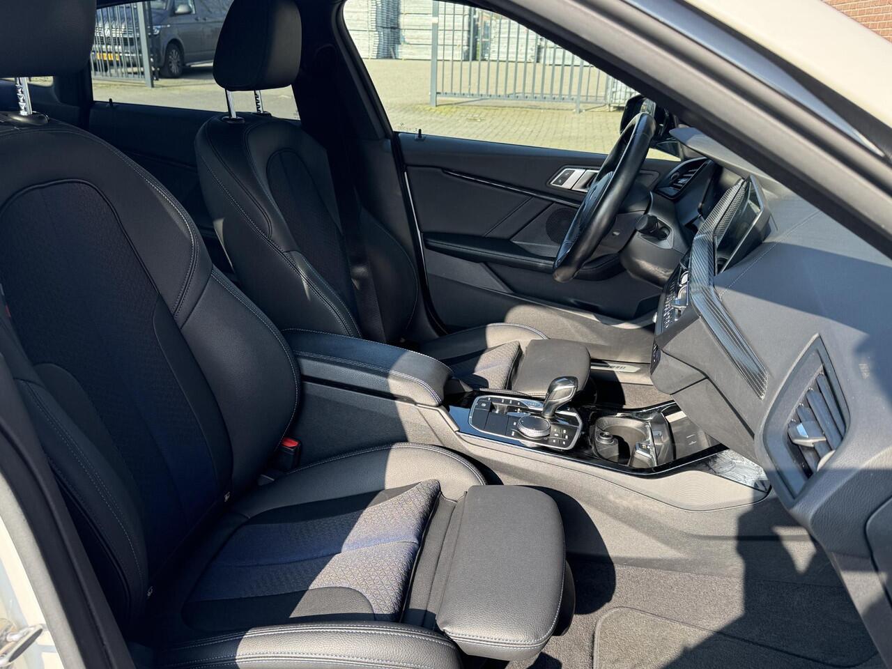 BMW 2-SERIE GRAN COUPÉ 220I HIGH EXECUTIVE I M-SPORT I DEALER ONDERHOUDEN I APPLE CARPLAY I STOEL/STUURVERWARMING