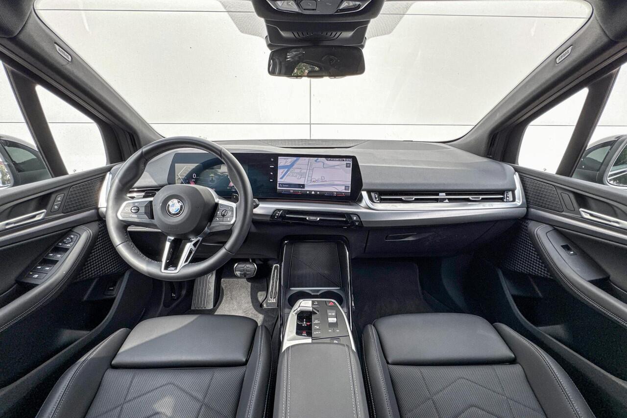 BMW 2-SERIE Active Tourer 220i | Selections | M Sport | Achteruitrijcamera | Trekhaak |