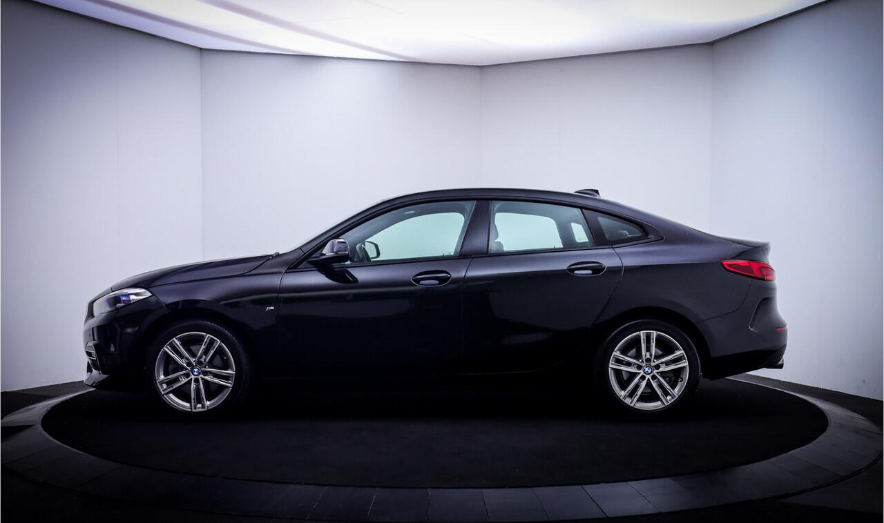 BMW 2-SERIE Gran Coupé 218iA SPORT-LINE DIGIDASH | FULL LED | HARMAN KARDON | LEDER | STOELVERW | CARPLAY | NAVI | LMV 17''
