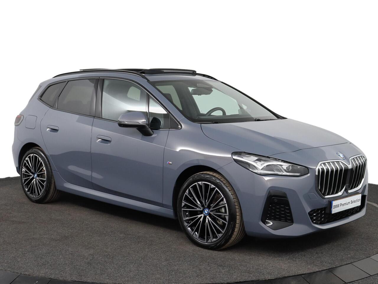 BMW 2-SERIE Active Tourer 225e xDrive M Sportpakket | Panoramadak | Harman/Kardon | Head Up Display