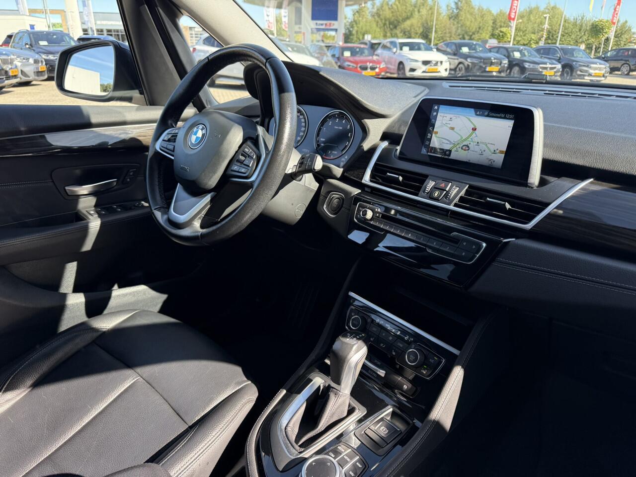 BMW 2-SERIE Active Tourer 225xe iPerformance Luxury Leer LED Stoelverwarming PDC