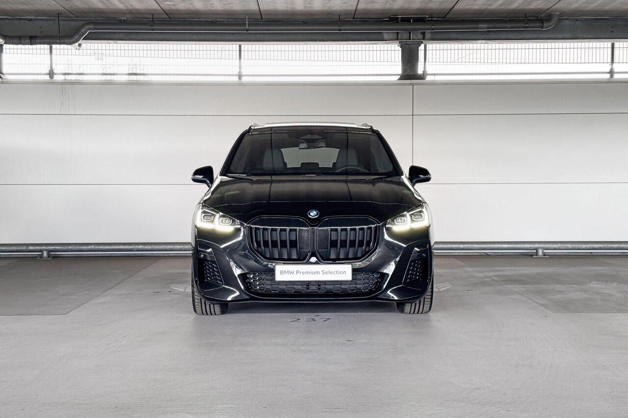 BMW 2-SERIE Active Tourer 225e xDrive | Selections | Stuurwielrand verwarmd | Glazen panoramadak