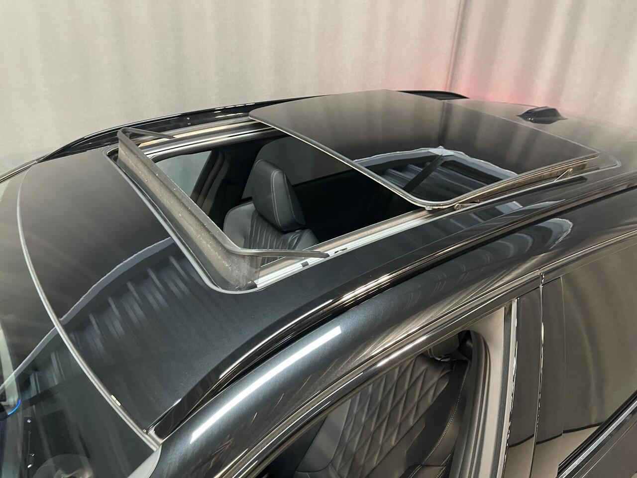 BMW 2-SERIE Active Tourer 225e xDrive M Sport 19"/Leder/Panoramadak/Stoel + stuurverwarming/Harman Kardon/360 camera/Head-up/Dodehoek/Keyless