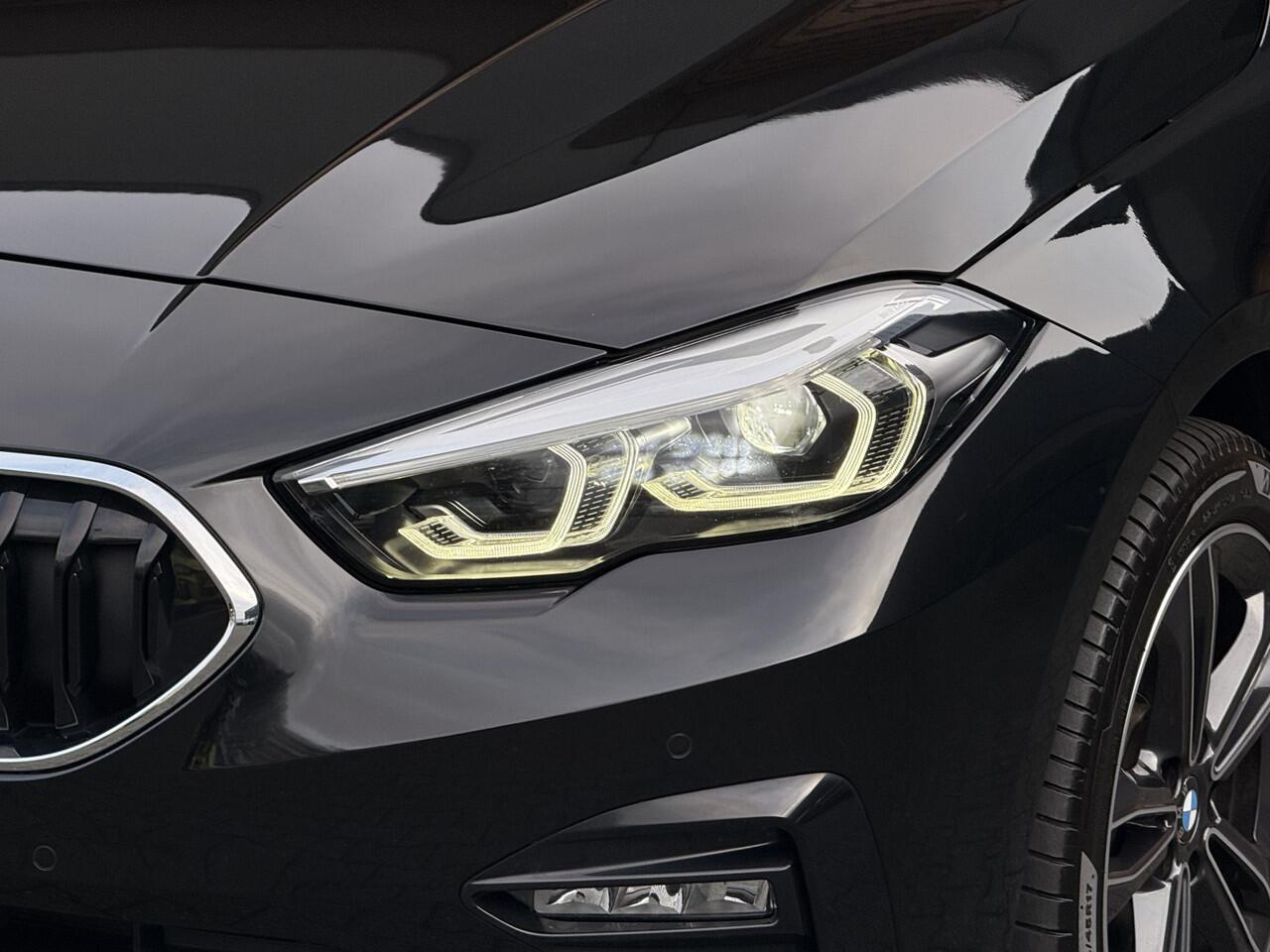 BMW 2-SERIE Gran Coupé 218i High Executive Sportstoelen / Navi / Clima / Carplay