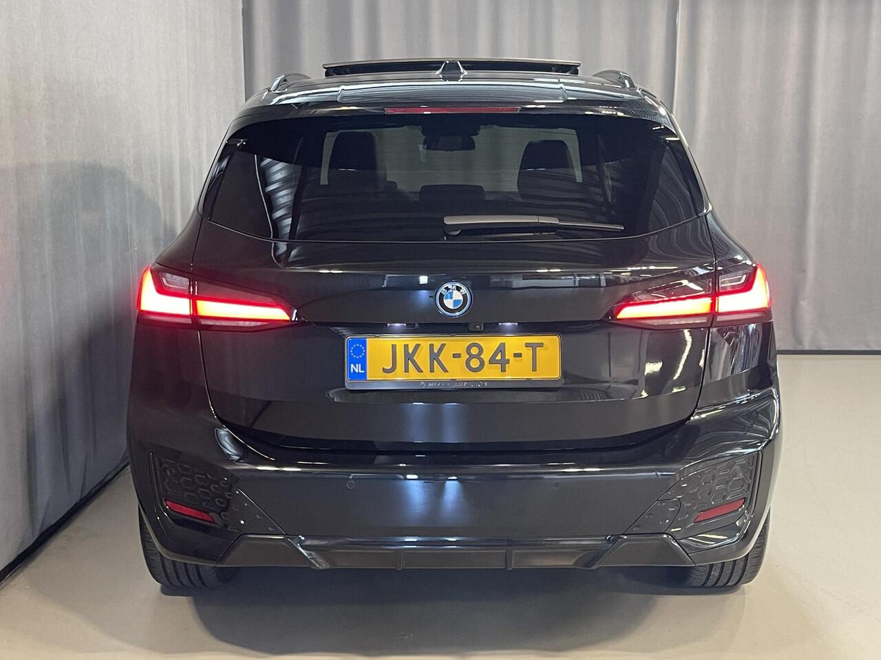 BMW 2-SERIE Active Tourer 225e xDrive M Sport 19"/Leder/Panoramadak/Stoel + stuurverwarming/Harman Kardon/360 camera/Head-up/Dodehoek/Keyless