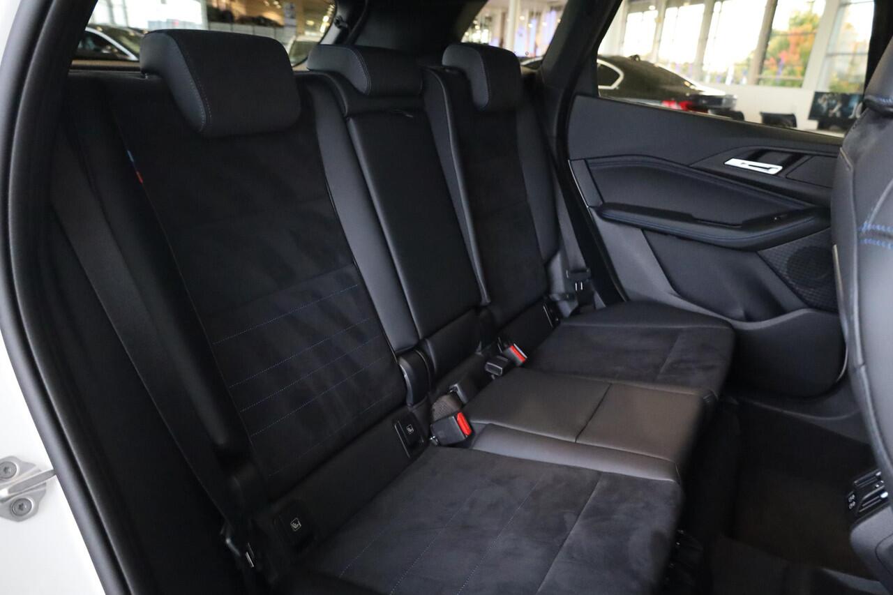 BMW 2-SERIE Active Tourer 220i M-sportpakket | Premium Pack | Travel Pack | Elektr. Trekhaak