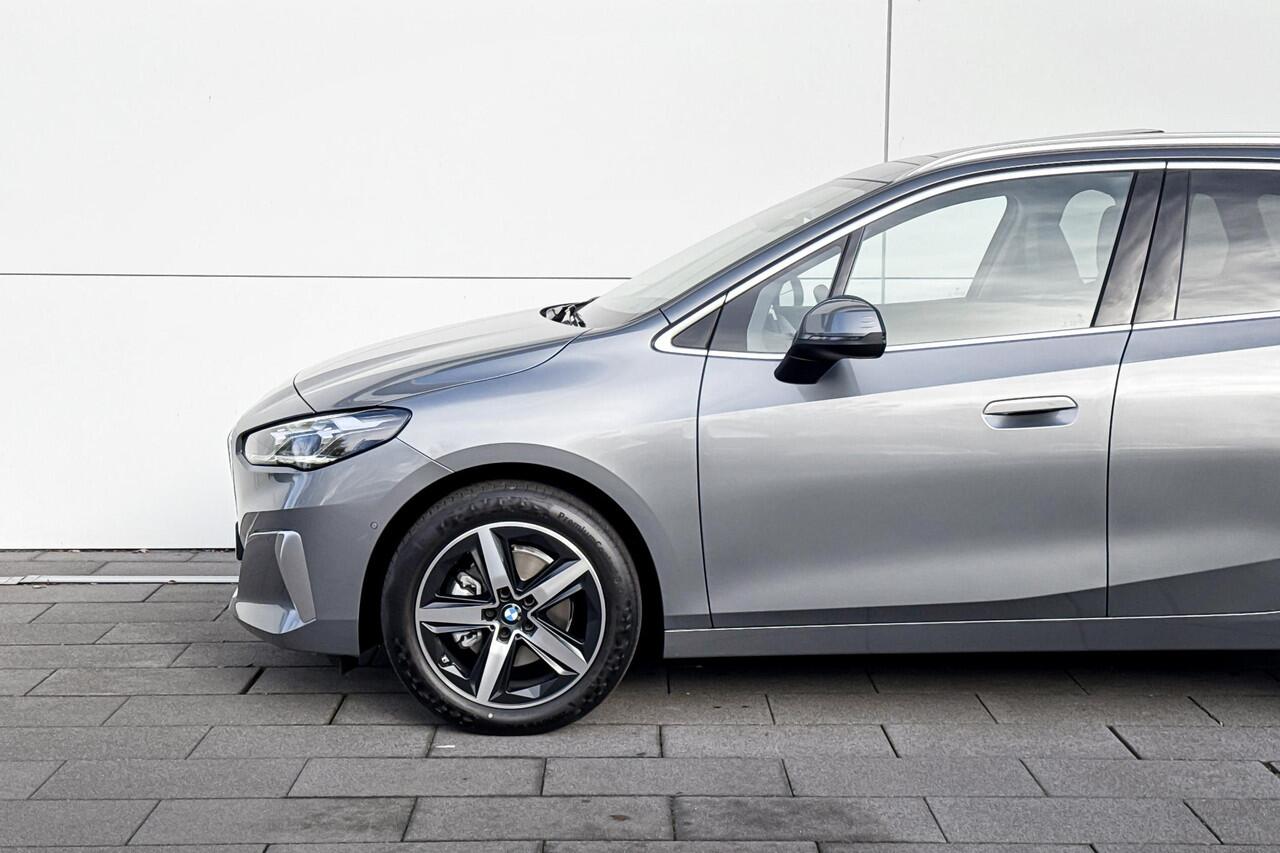 BMW 2-SERIE Active Tourer 220i | Luxury Line | Premium Pack | Travel Pack
