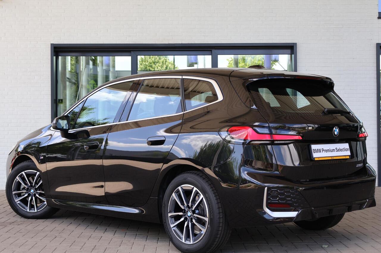 BMW 2-SERIE Active Tourer 218i | M Sportpakket | Premium Pack | Voorstoelen Verwarmd