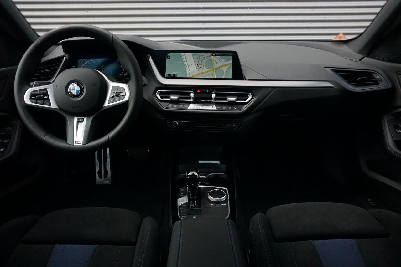 BMW 2-SERIE Gran Coupé 218i M Sportpakket Pro | Premium Pack | Comfort Pack | Travel Pack | Glazen panoramadak