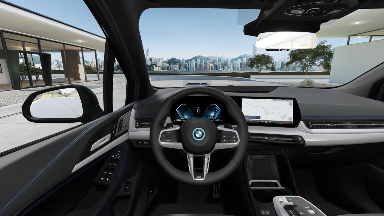 BMW 2-SERIE Active Tourer 225e xDrive High Executive M Sport Automaat / Panoramadak / Trekhaak / Sportstoelen / Adaptieve LED / M Adaptief onderstel / Head-Up / Comfort Access / Parking Assistant Plus