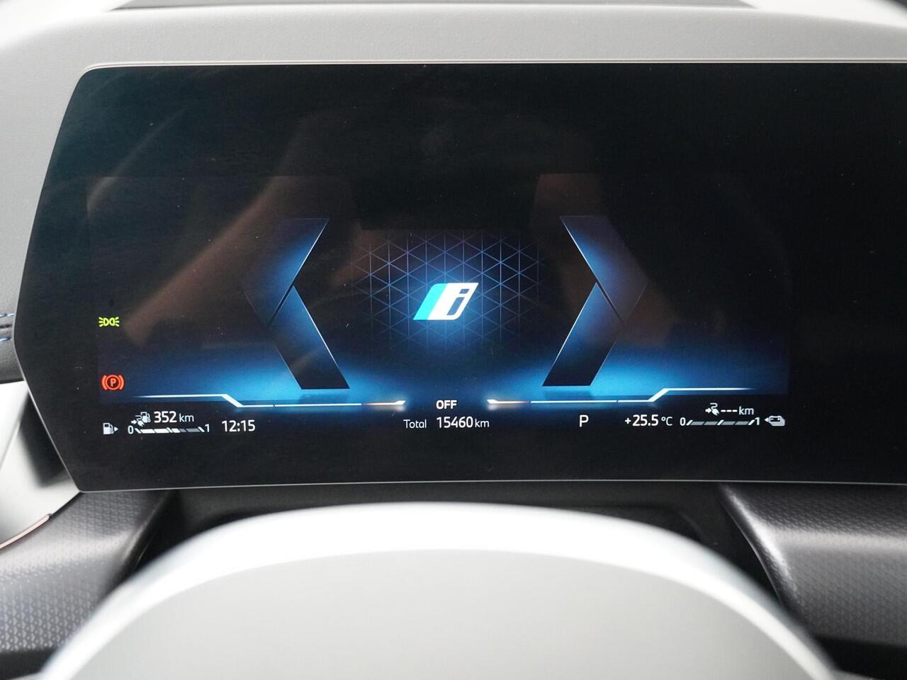 BMW 2-SERIE Active Tourer 225e xDrive | M-Sportpakket | Head-Up | Panoramadak | Stoelverwarming |