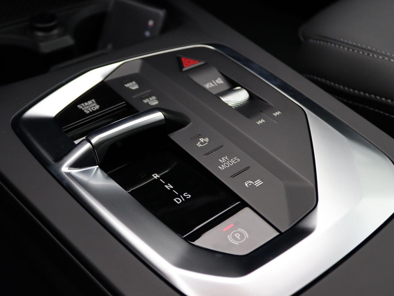 BMW 2-SERIE Gran Coupé 220 M Sportpakket Pro | Premium Pack | Stuurwielrand Verwarmd | Panoramadak | Driving Assistant | Harman Kardon | 18''