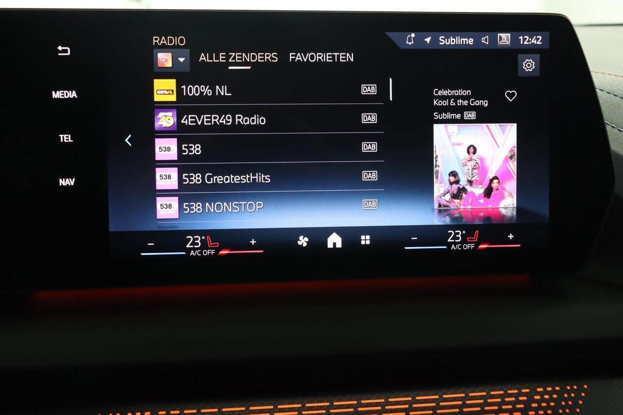 BMW 2-SERIE Gran Coupé 220 M Sport Pro | Glazen Panoramadak | Elektrisch verstelbare lederen stoelen | Harman Kardon | Head-Up Display | Active Cruise Control | 19" M Y-Spaak