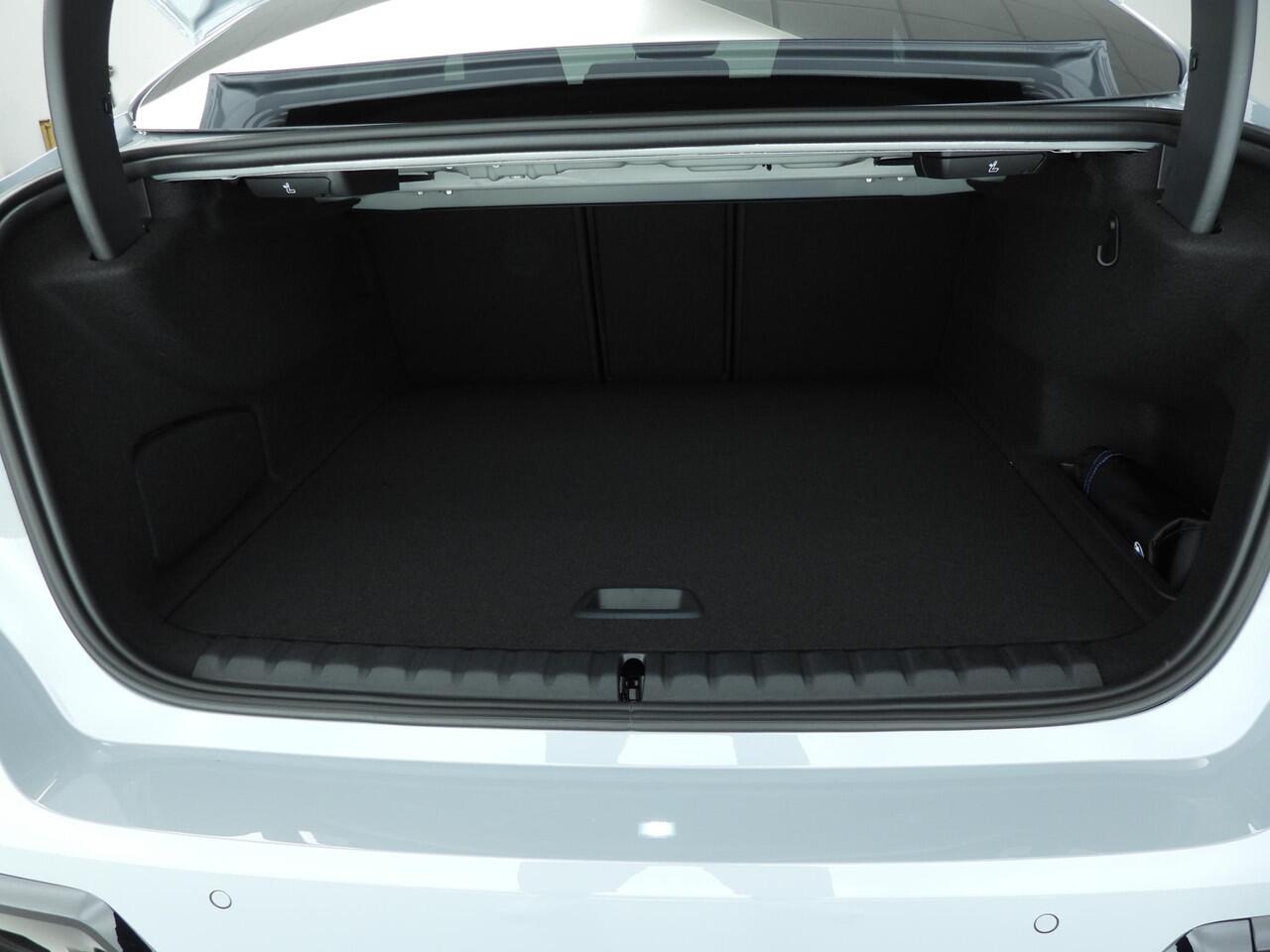 BMW 2-SERIE Gran Coupé 220 M-Sportpakket | LED | Navigatie | Active cruise | Stoelverwarming | Keyles go | DAB | Harman-kardon sound | Alu 19 inch