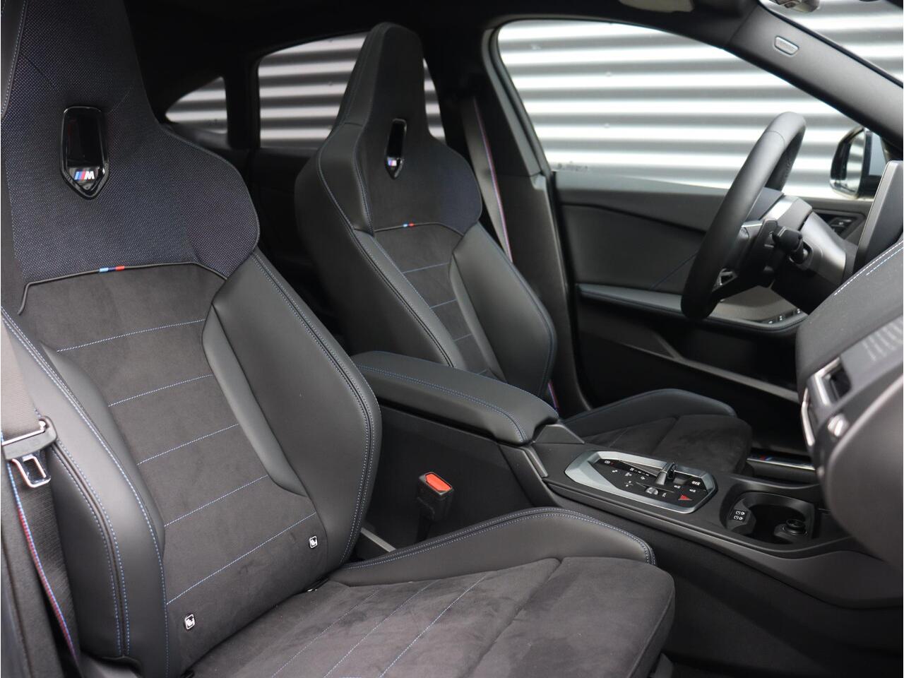 BMW 2-SERIE Gran Coupé 220 | M Sportpakket Pro | Panodak | Driving Assistant Plus | Harman Kardon | Parking Assistant Plus | Head-Up | 19'' LMV