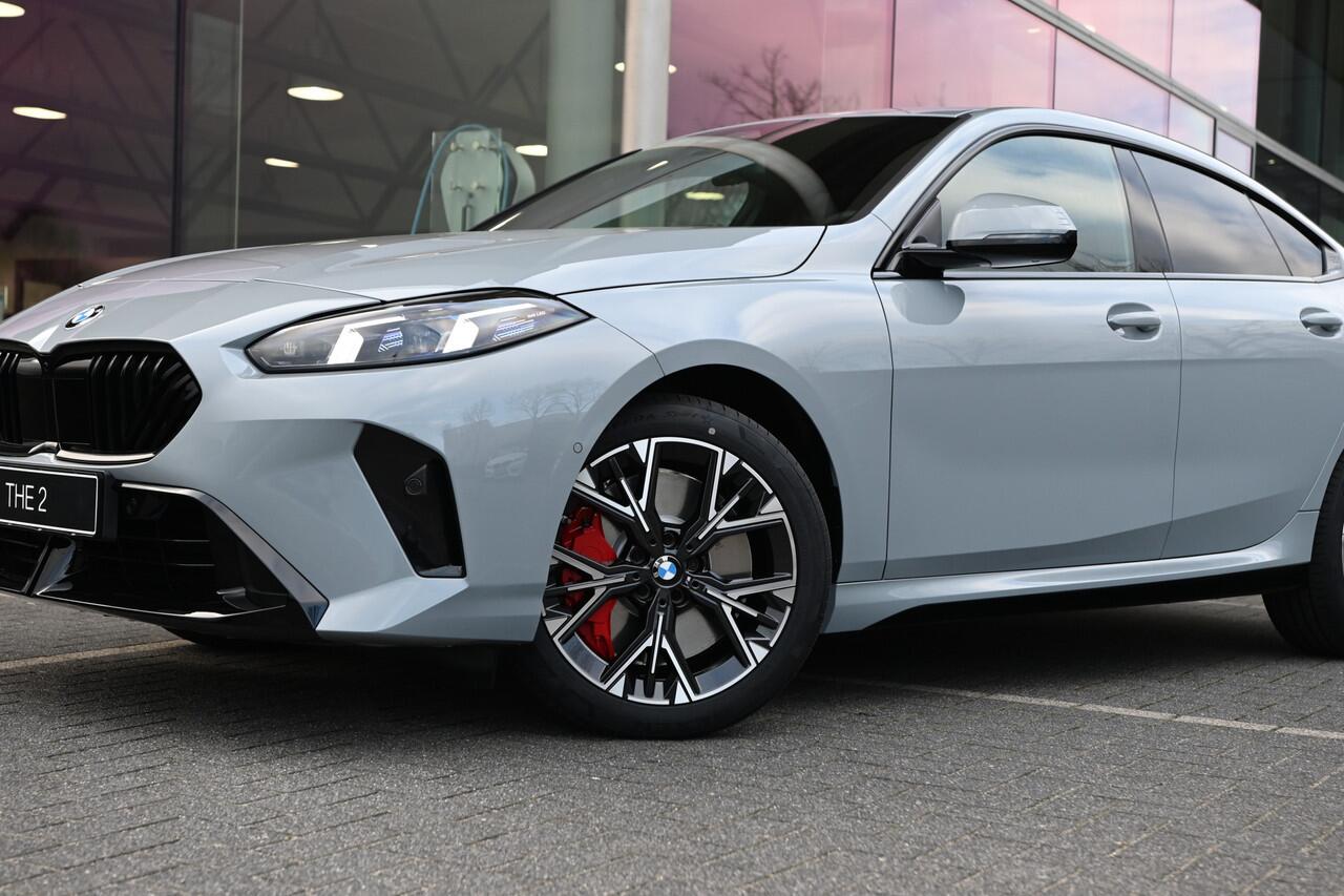 BMW 2-SERIE Gran Coupé 220 M Sport Automaat / Achteruitrijcamera / M Adaptief onderstel / Comfort Access / Adaptieve LED / Parking Assistant / Stoelverwarming