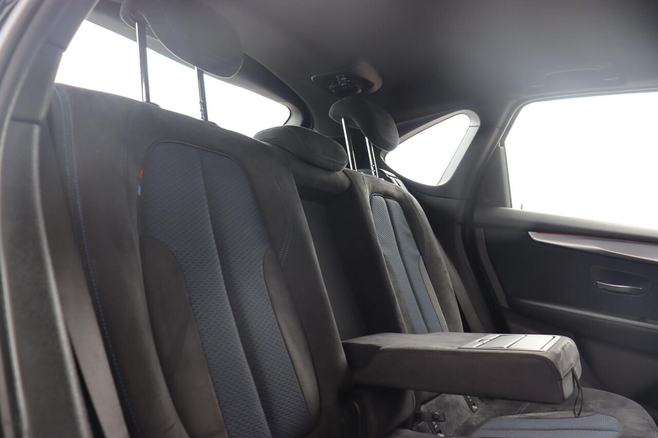 BMW 2-SERIE Active Tourer 218i Executive M-Sport pakket/ Sportstoelen/ Cruise control/ Climate control/ Navigatie