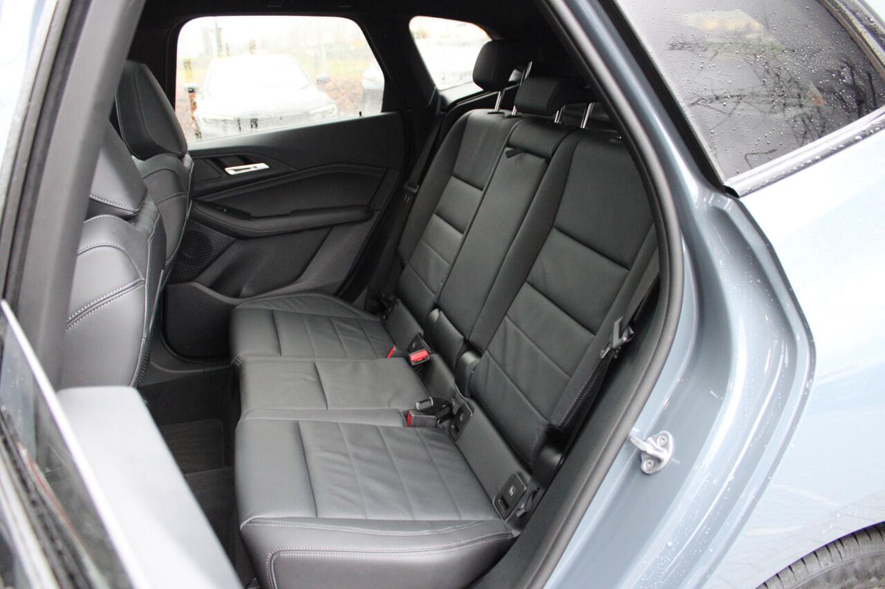 BMW 2-SERIE Active Tourer 218i M Sport Automaat / Panoramadak / Sportstoelen / M Adaptief onderstel / Comfort Access / Stuurverwarming / Adaptieve LED / Parking Assistant Plus / Head-Up