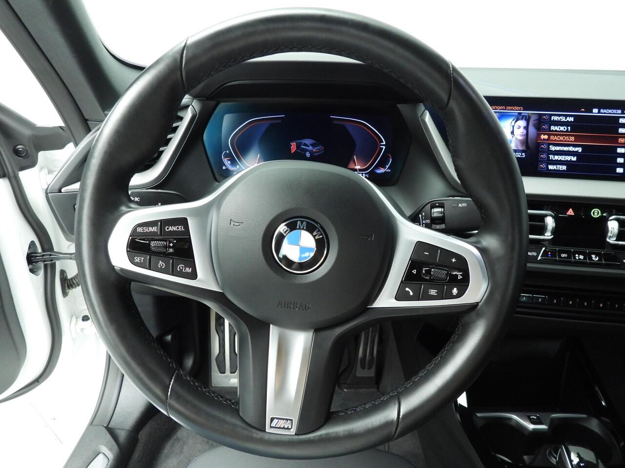 BMW 2-SERIE Gran Coupe 218i | M-Sportpakket | LED | Navigatie | Sportstoelen | Clima | cruise controle | DAB | Alu 18 inch