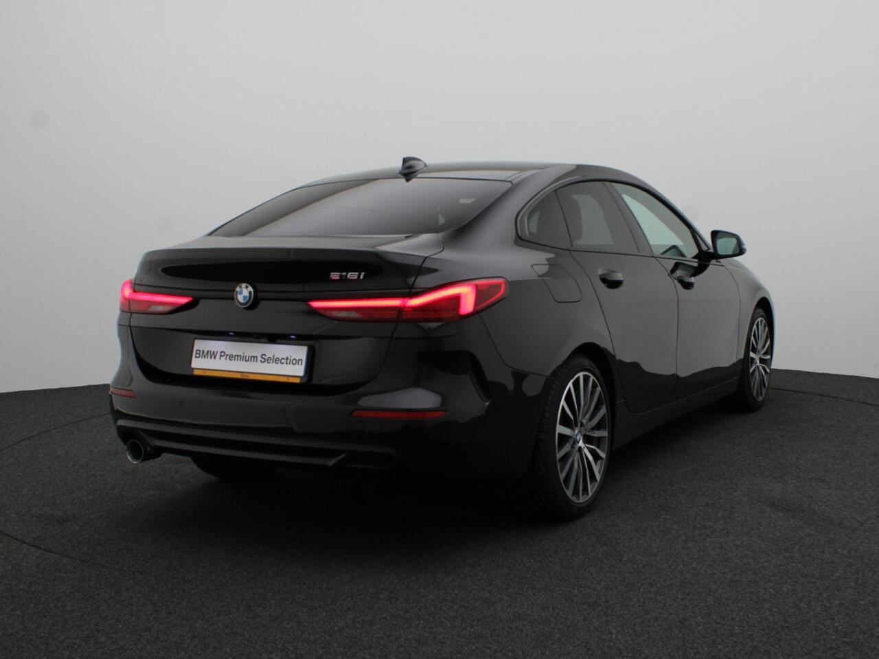 BMW 2-SERIE Gran Coupé 218i High Executive | Audio Media Pack | Parking Pack | Sportstoelen | Parking Assistant | DAB | HiFi | 18''