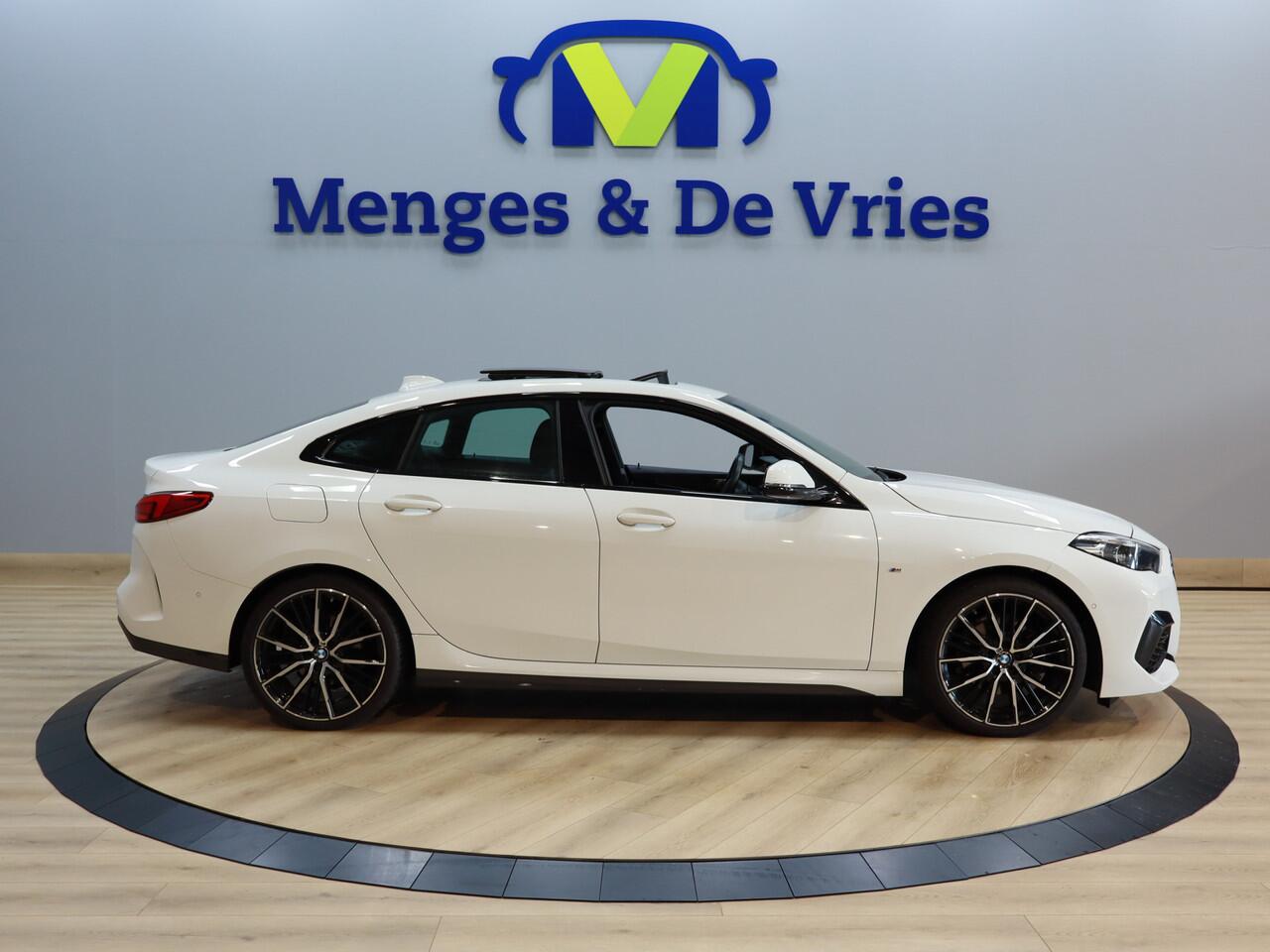 BMW 2-SERIE Gran Coupé 218i High Executive Edition M Sport | Airco ECC | LED | Panorama | Leder | Cruise control | Camera | Apple Carplay | Stoelverwarming | Isofix | NAP |