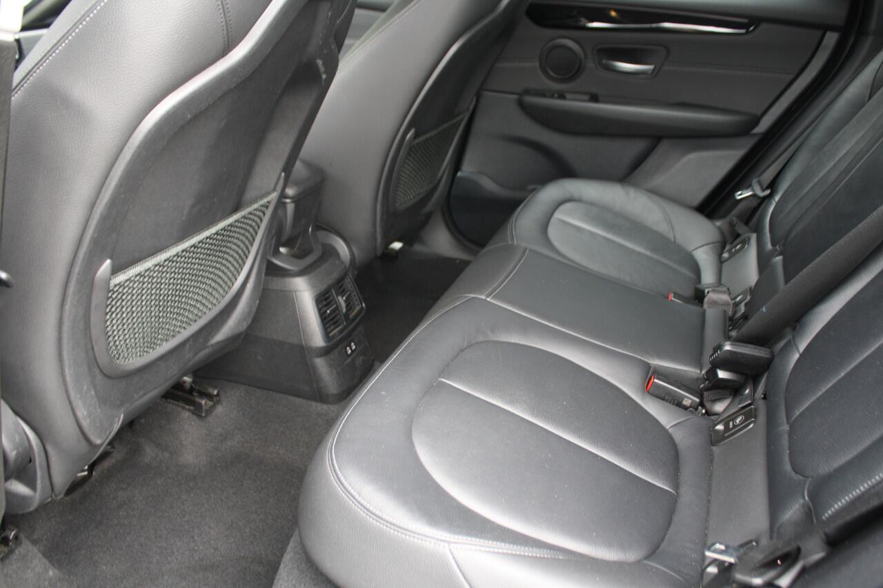 BMW 2-SERIE Active Tourer- TREKHAAK - NAVIGATIE- LEDER 225xe iPerformance High Executive