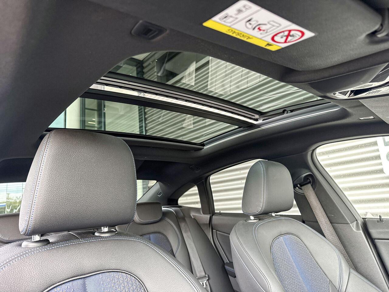 BMW 2-SERIE Gran Coupé 218i M Sportpakket / Travel Pack / Panoramadak / Achteruitrijcamera / 18 inch