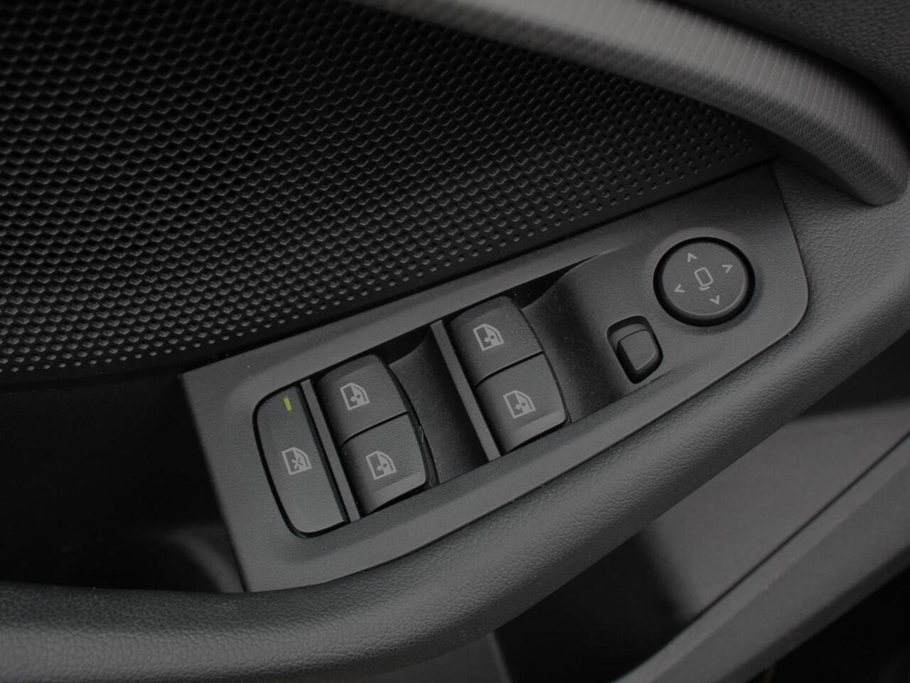 BMW 2-SERIE Gran Coupé 218i Automaat Introduction Edition | Panorama dak | Camera | Navigatie | Lichtmetalen velgen | Parkeer sensoren | Climate Control