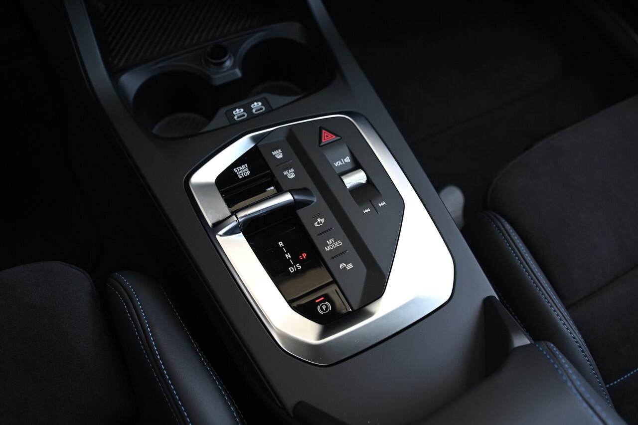 BMW 2-SERIE Gran Coupé 220 M Sport Automaat / Sportstoelen / Sportstoelen / Adaptieve LED / M Adaptief onderstel / Comfort Access / Parking Assistant