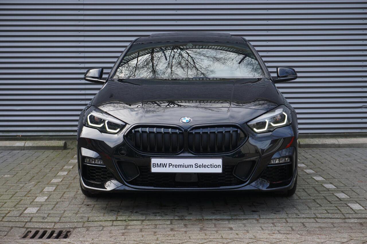BMW 2-SERIE Gran Coupé 218i M Sportpakket Pro | Premium Pack | Comfort Pack | Travel Pack | Glazen panoramadak