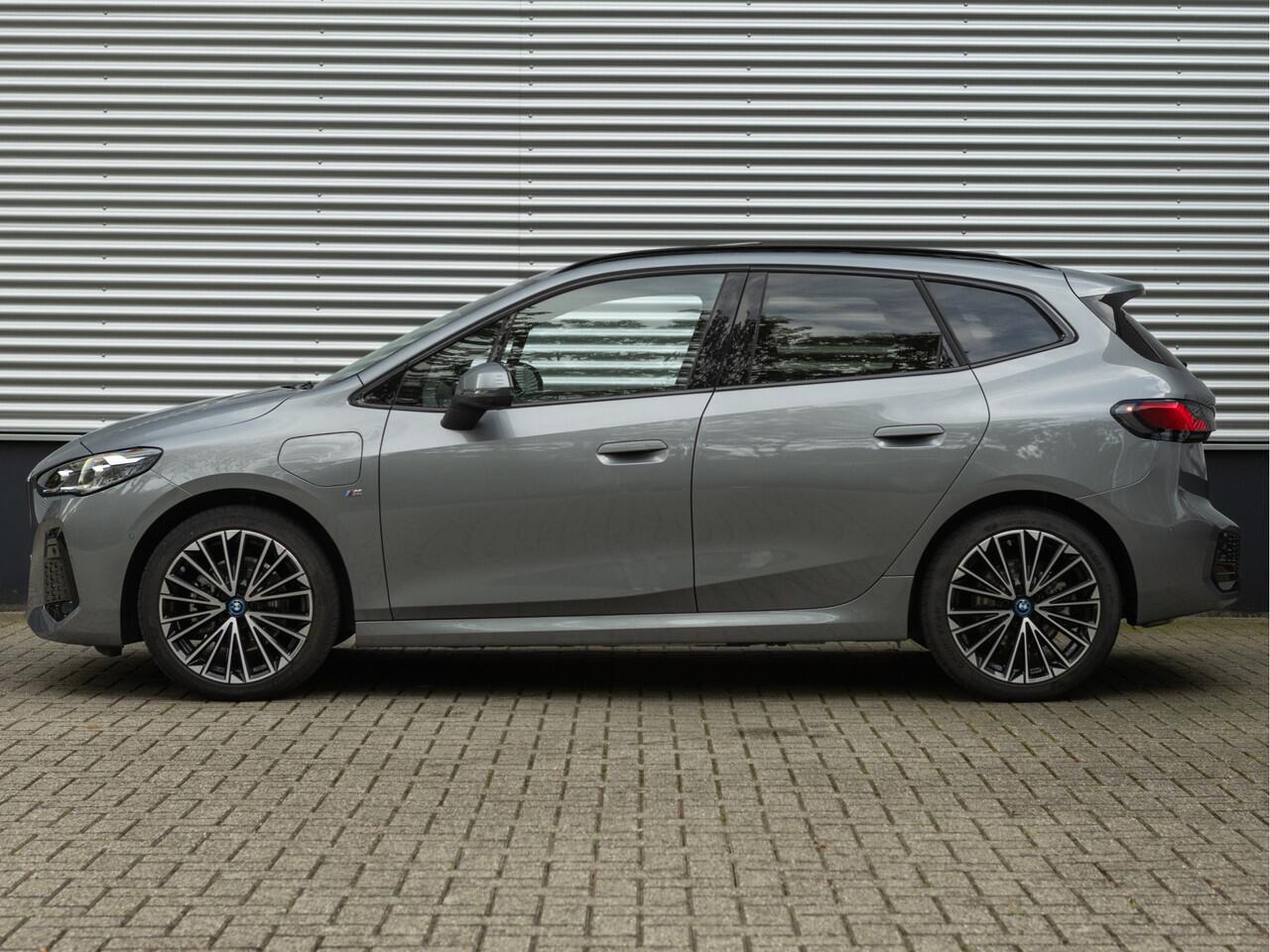 BMW 2-SERIE Active Tourer 225e xDrive M-Sport - Pano - Head-up - Harman Kardon