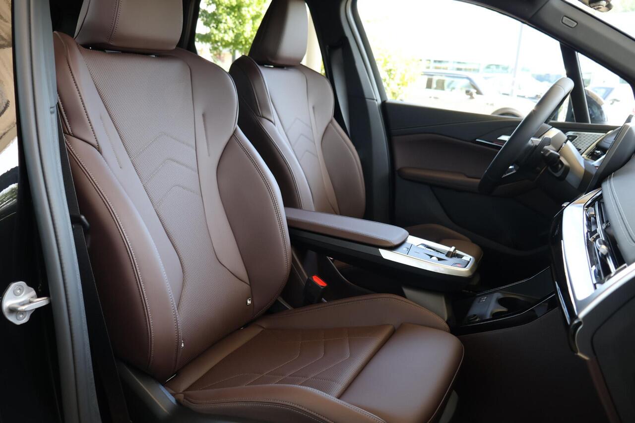 BMW 2-SERIE Active Tourer 225e xDrive | M Sportpakket | Stoelen Elektrisch Verstelbaar met Massage | Stuur- en stoelverwarming | Head-Up Display | Harman Kardon | Camera