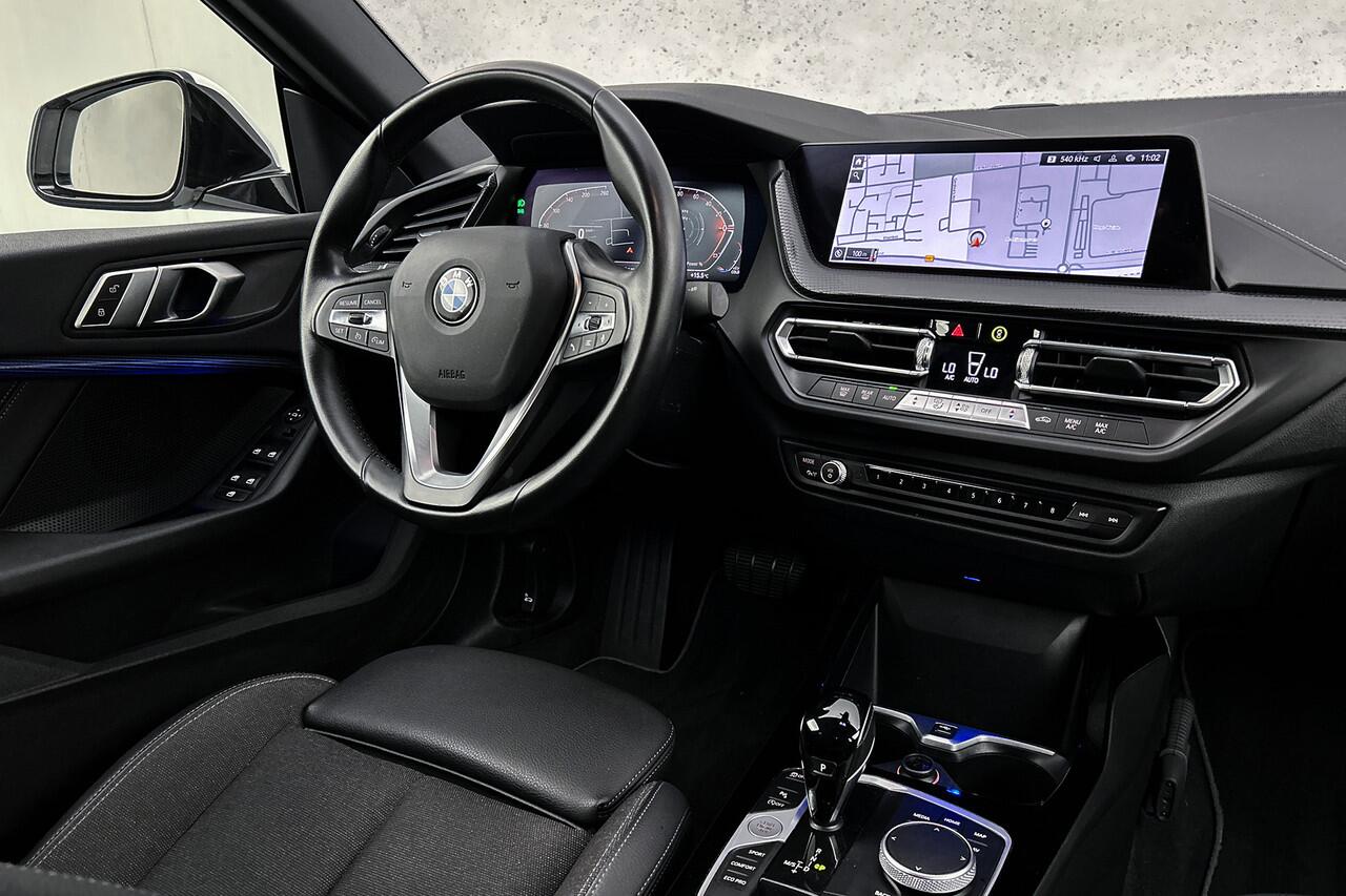 BMW 2-SERIE Gran Coupé 218i Business Edition | Camera | LED koplampen | Digitaal display | Sportstoelen